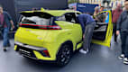 Ein BYD Dolphin Surf wird auf der IAA 2025 in München von hinten gezeigt.
