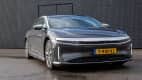 Frontansicht eines stehenden Lucid Air