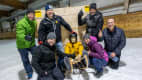 Teamfoto nach dem ADAC Schlittencrashtest in der Skihalle in Bottrop