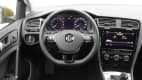 Cockpit eines VW Golf