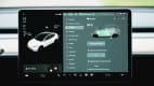 Ladestandanzeige auf dem Display des Tesla Model Y