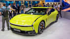 Frontansicht eines Xpeng P7 auf der IAA 2025 in München.