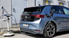 Der Akku eines  Elektroauts wird auf Ladeverluste vom ADAC getesten
