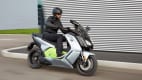 BMW C evolution fahrend von der Seite
