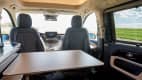 Dinette mit Tisch in einem Mercedes Marco Polo
