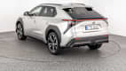 Dreiviertel Heckansicht eines Toyota BZ4X