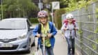 Kinder auf dem Weg zur Schule