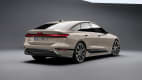 Heckansicht eines stehenden Audi A6 e-tron