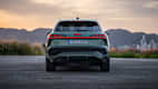 Heckansicht eines stehenden Audi Q3