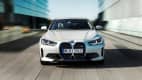 Frontansicht eines fahrenden BMW i4
