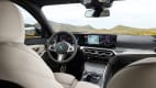 Der neue BMW 3er - das Cockpit mit weißen Sitzen und Display