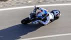 Die BMW M 1000 R fahrend von oben