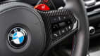 Detailaufnahme des Lenkrads des BMW M2