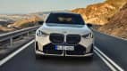 Frontansicht eines fahrenden BMW X3