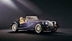 Front und Seitenansicht eines stehenden Morgan Plus Six