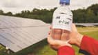 Eine Flasche E-fuel
