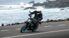 Aufnahme der fahrenden Yamaha MT-09 am Meer