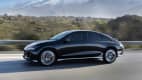 Seitenansicht eines fahrenden Hyundai Ioniq 6