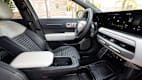 Das Cockpit und dies Vordersitze des neuen Kia EV4
