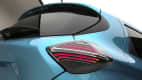 Ruecklicht eines blauen Renault Zoe