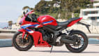 Seitenansicht einer stehenden Honda CBR650R
