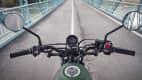 Outdooraufnahme des Lenkers der Honda CL500