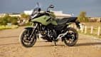 Die Honda NC750X DCT stehend von der Seite zu sehen