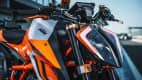 Das Frontlicht der KTM 1290 SUPER DUKE R