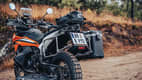 Rückansicht mit Gepäckträger und Boxen der KTM 890 Adventure