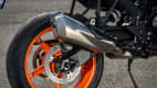 Hinterrad und Auspuff der KTM 990 Duke
