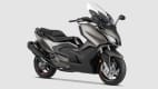 Seitenansicht einer stehenden Kymco AK 550i ABS Premium