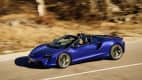 DAs Cabrio von McLaren Artura Spider in voller Fahrt