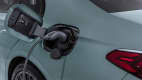 Ein Detail des Tankdeckels der neuen Mercedes E-Klasse