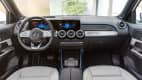 Cockpit eines Mercedes EQB