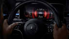 Display hinter dem Lenkrad der neuen Mercedes S-Klasse