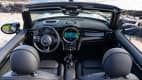 Cockpit des Mini Cooper SE Cabrio