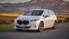 Frontansicht eines stehenden BMW 2er Active Tourer