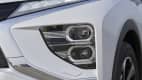 Ein Scheinwerfer des Plug in Hybrids von Mitsubishi Eclipse Cross