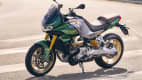 Die Moto Guzzi V100 S seitlich stehend