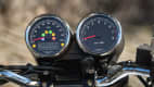 Detailaufnahme des Tachos einer Moto Guzzi V7 Special