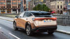 Nissan Ariya Fahraufnahme von Hinten