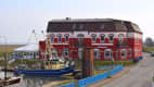 Außenansicht des Hafen Pubs in Pellworm