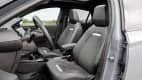 Innenansicht der Vordersitze des  Opel Corsa Electric