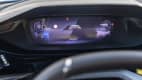 Der digitale Monitor mit Geschwindigkeits- und Tankanzeige des neuen Peugeot 408
