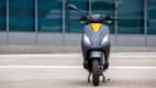 Frontansicht einer stehenden Piaggio.1 Active