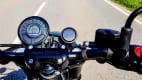 Der Lenker mit Tacho der Royal Enfield Shotgun 650