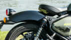 Blick auf den Stossdämpfer der Royal Enfield Shotgun 650