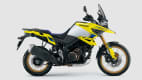 Die Suzuki V Strom 1050 DE fotografiert im Studio von der rechten Seite