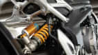 Federung des Motorrades Triumph Speed Triple 1200 RS.