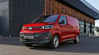 Frontansicht eines fahrenden Citroen Jumpy